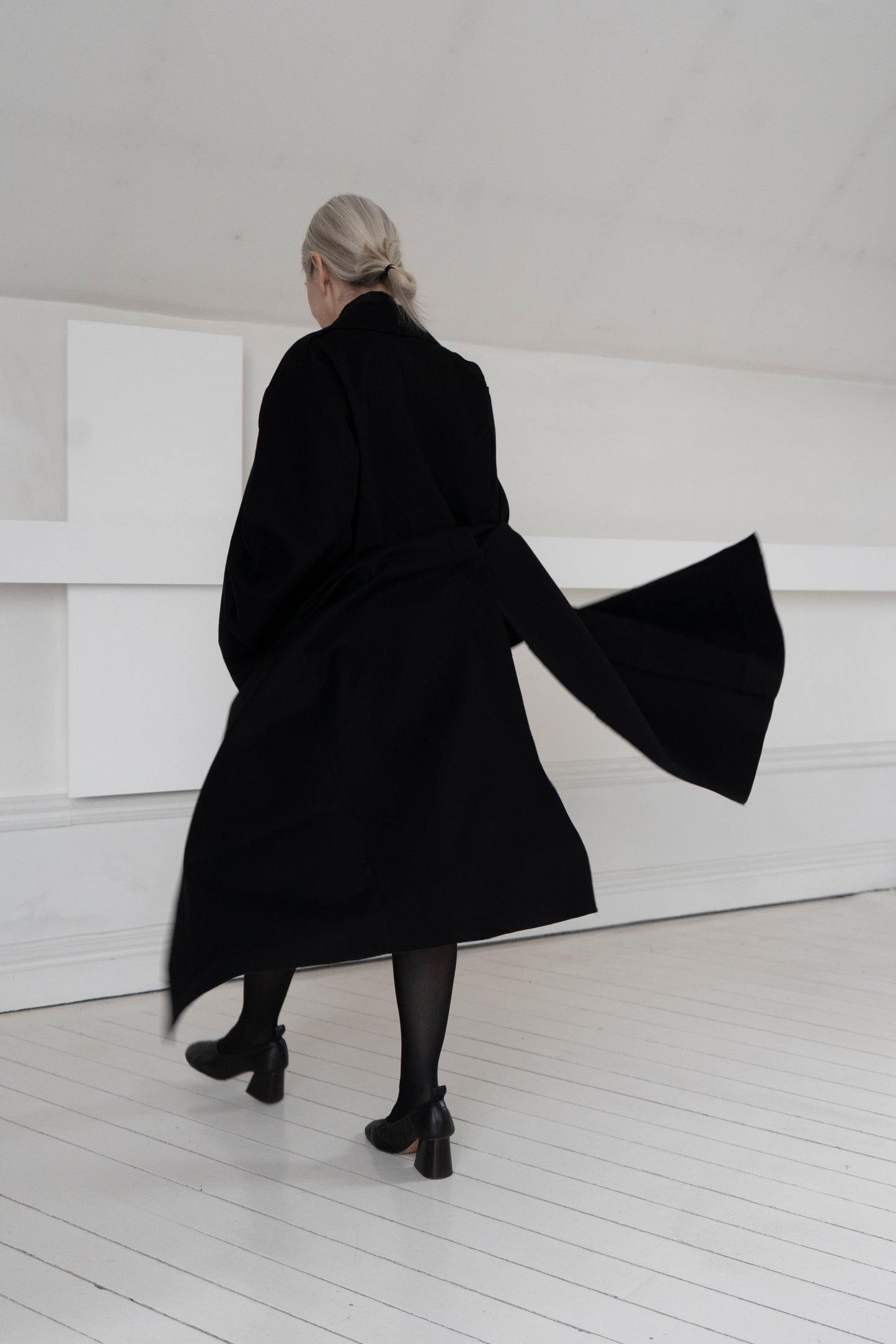 Coat Black 01