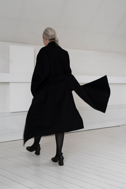 Coat Black 01