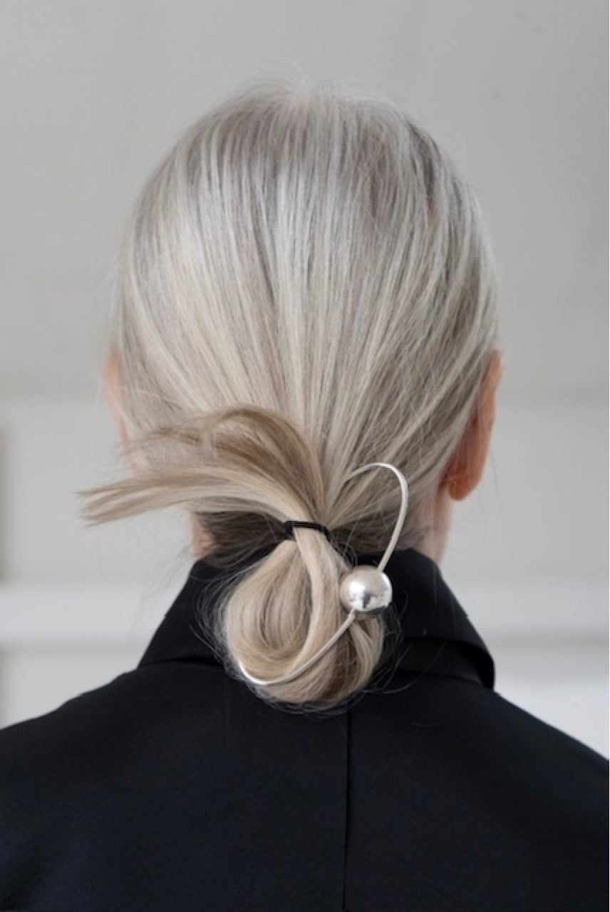 Pin Brooch w. Ball
